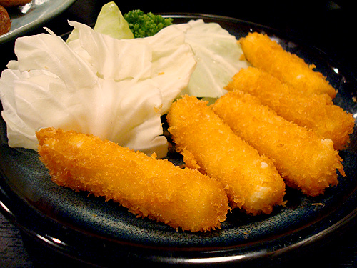 さくのもぐもぐブログ＠東京-カマンベールチーズフライ