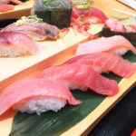 522【静岡・富士】マグロ解体ショーも！活気のある流れ寿司「沼津魚がし鮨」