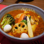 チキンがゴロッと入った美味しいスープカレー【Curry&Cafe SAMA 神田店】は組み合わせ自由＠末広町