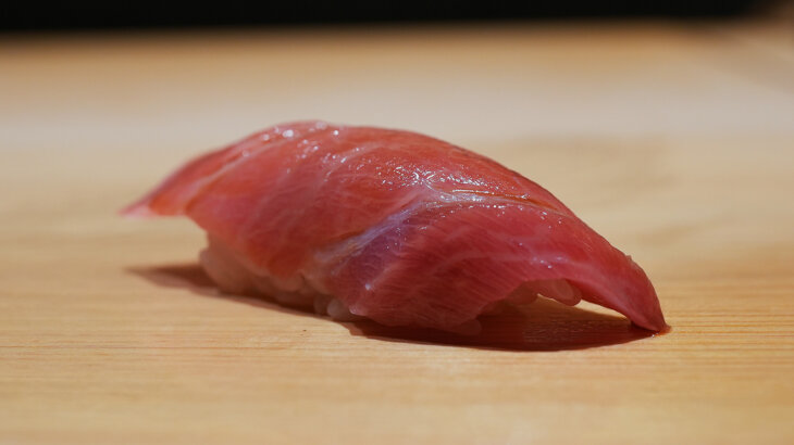 あじゅう田丨実直かつ工夫が光る、奥渋の江戸前鮨 ＠東京・神泉