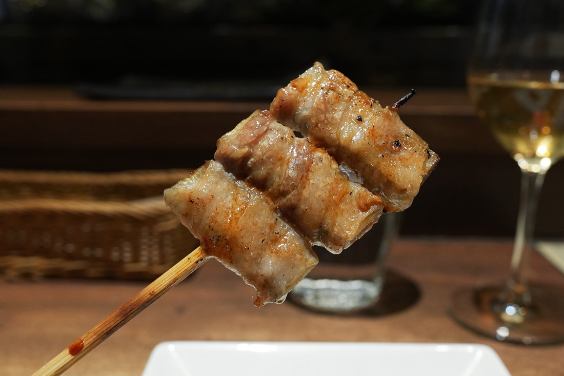 豚肉を巻いて焼いた新牛蒡の串
