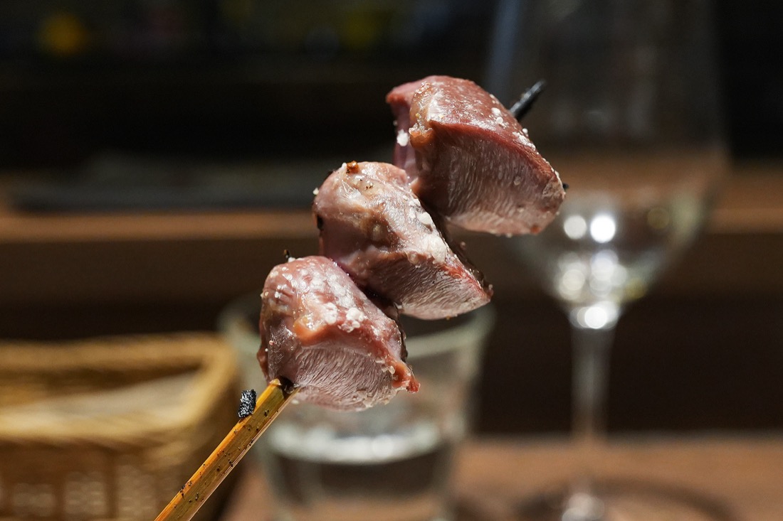 3つ刺した砂肝の串