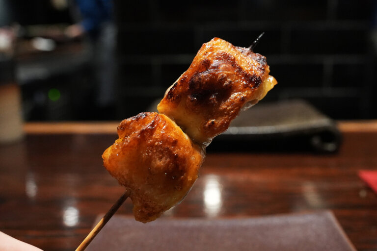 YAKITORI 燃 es｜ホロホロ鳥の旨みと火入れが光る焼鳥コース＠東京・六本木